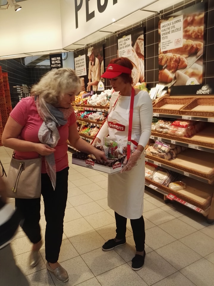Promotori di degustazione di pasticceria Penam Nymburk
